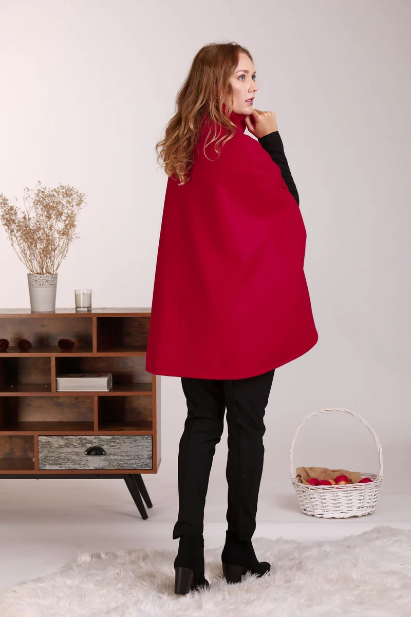 Back view of Casual look with buttoned coat