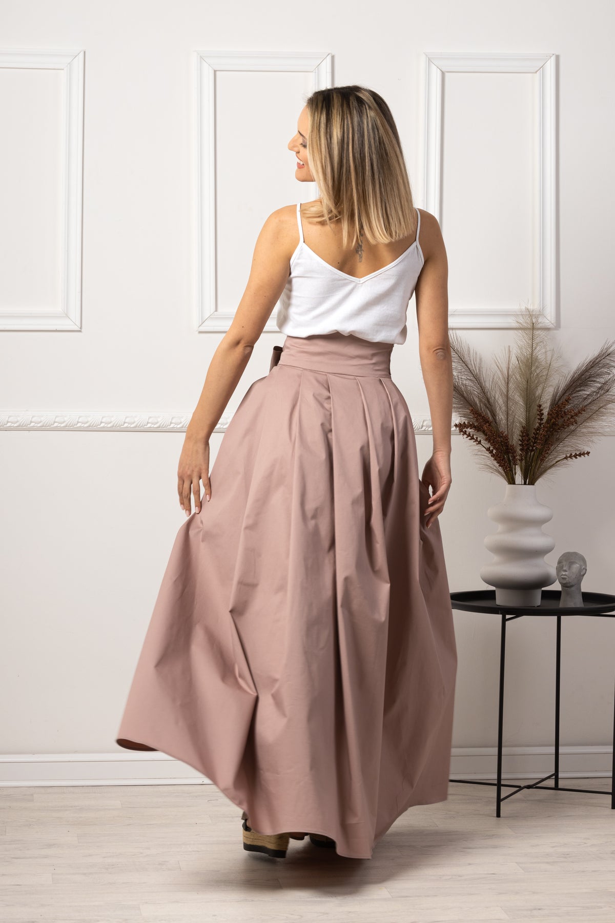 Eleganter schwarzer High-Waist Maxirock mit Falten
