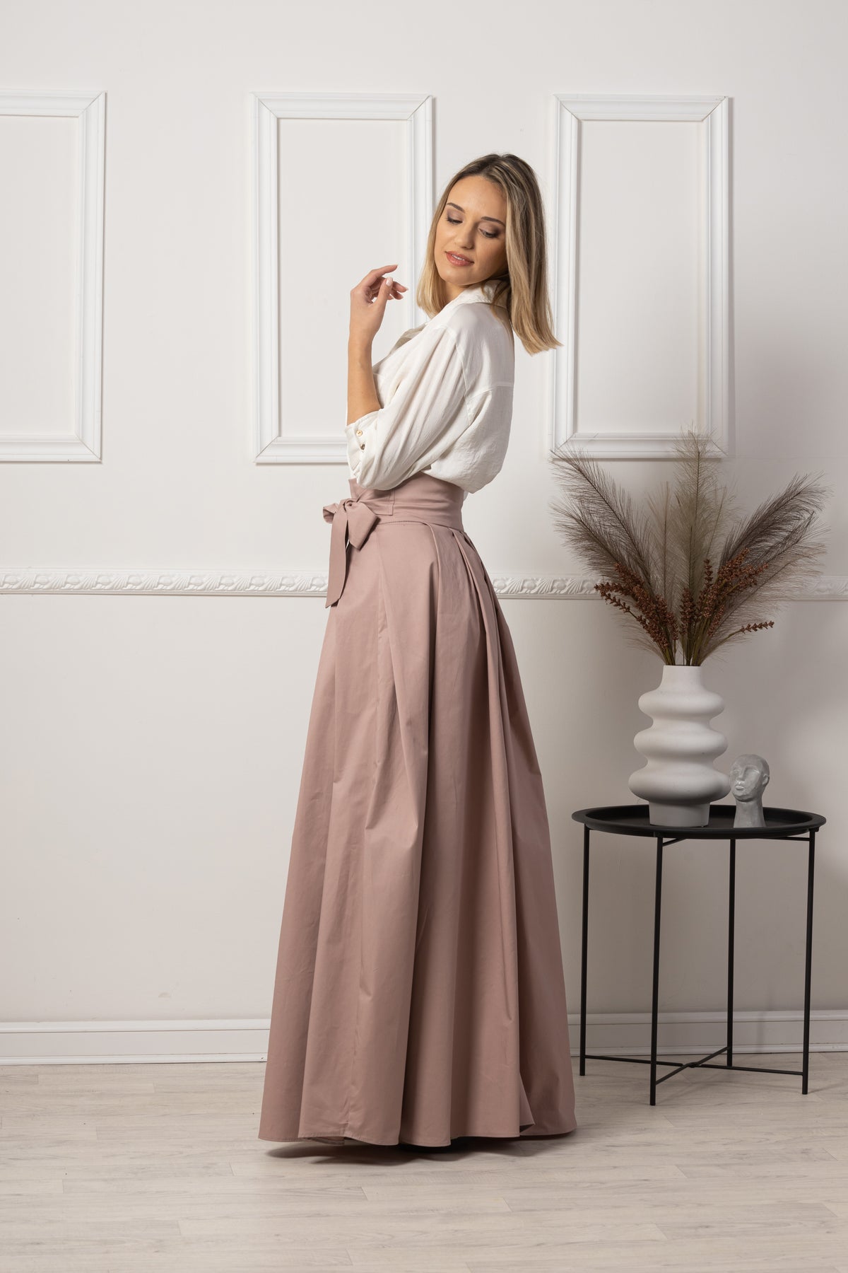 Eleganter schwarzer High-Waist Maxirock mit Falten