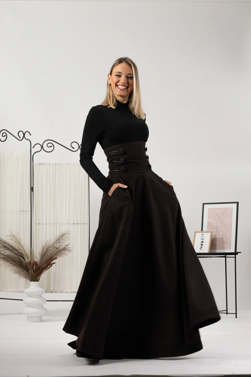 Elegant wool maxi skirt