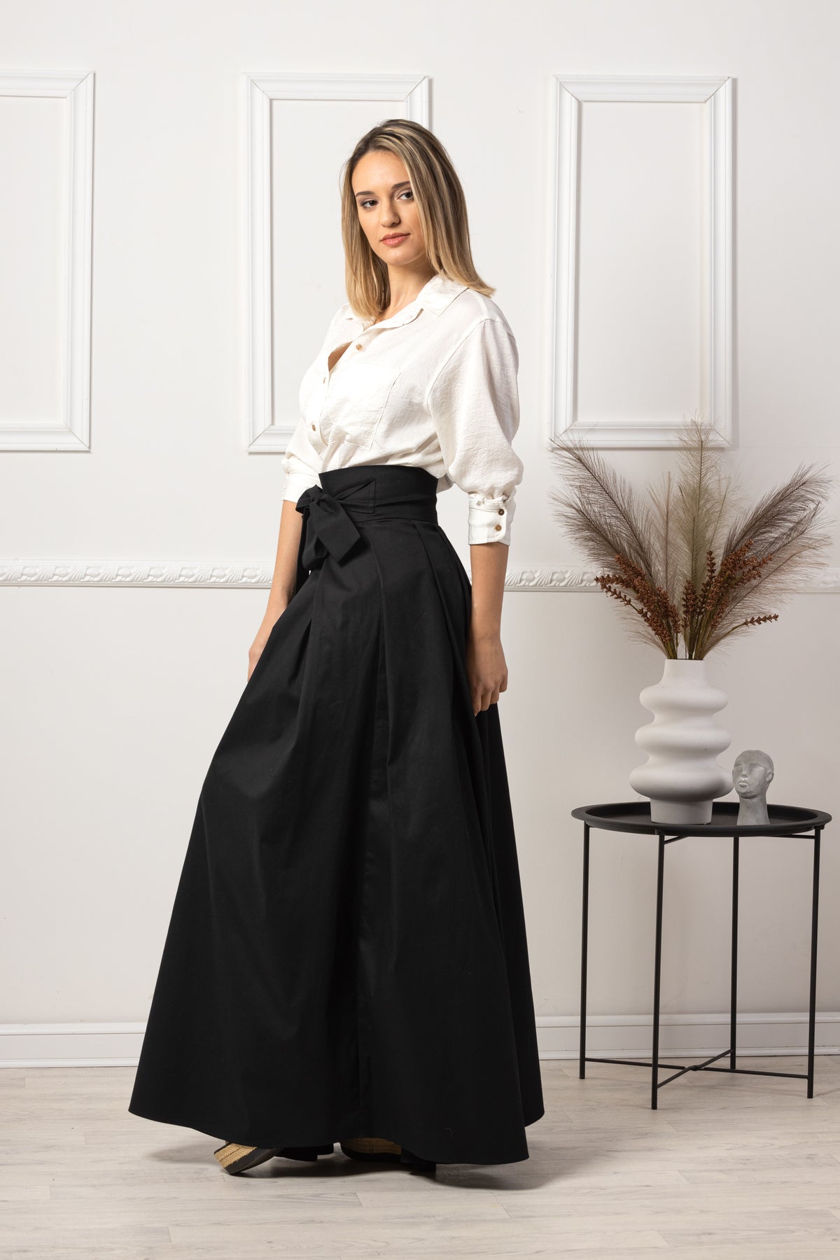 Eleganter schwarzer High-Waist Maxirock mit Falten