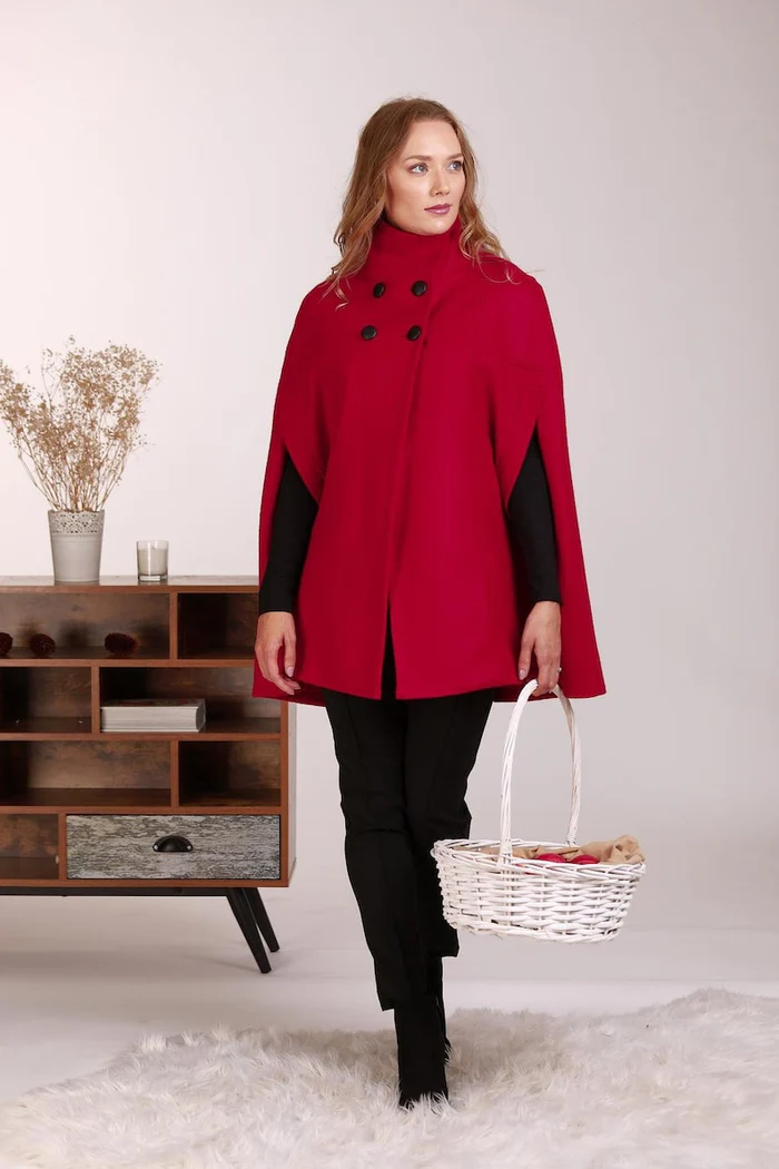 Casual look with buttoned coat