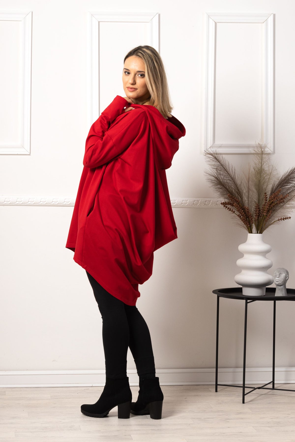 Elegant White Hoodie for Everyday Wear - from Nikka Place | Effortless fashion for easy living
