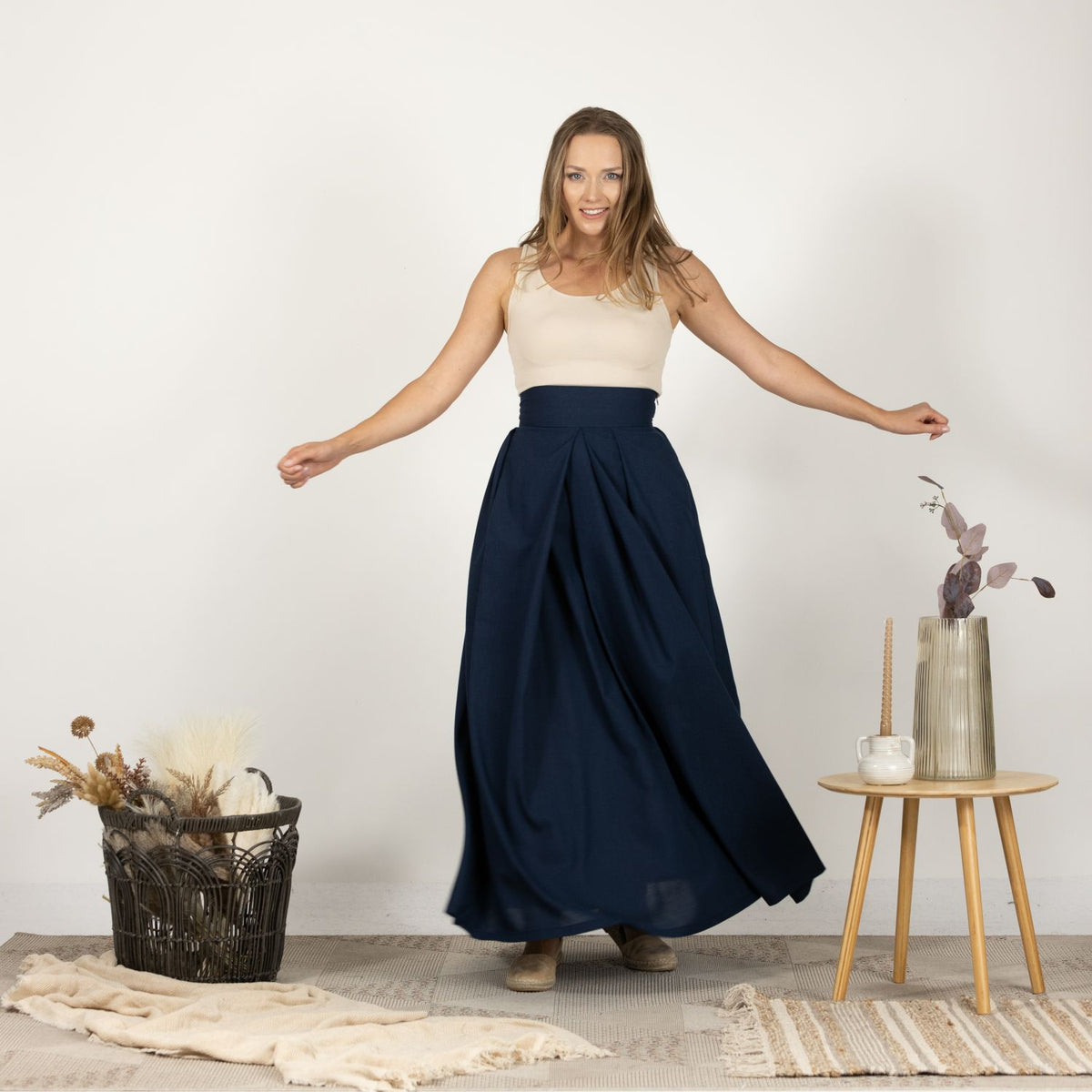 Pleated linen skirt for women