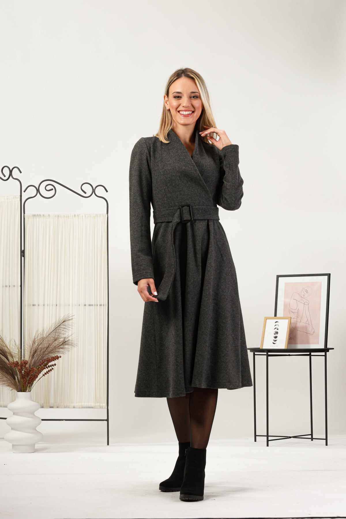 Chic gray winter dress with elegant cut