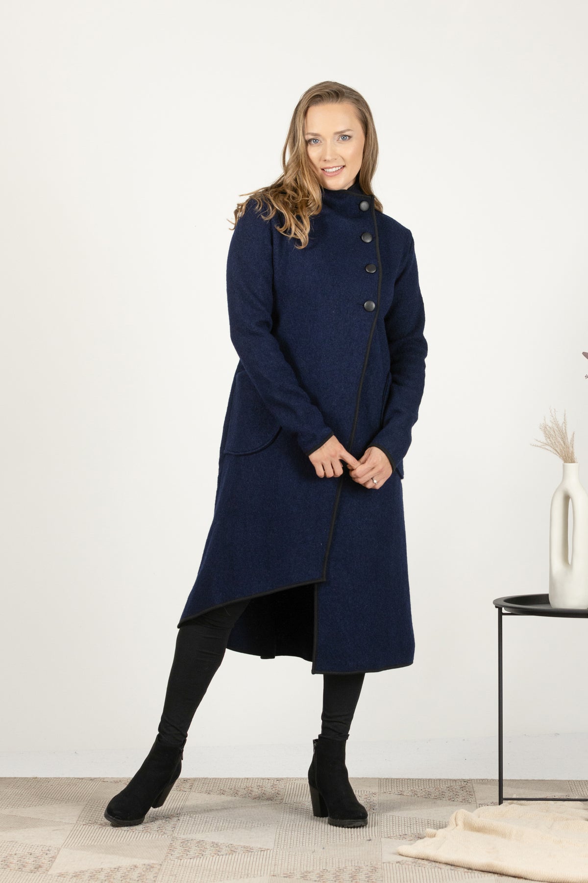 Under-the-knee dark blue raspberry wool coat with pockets

