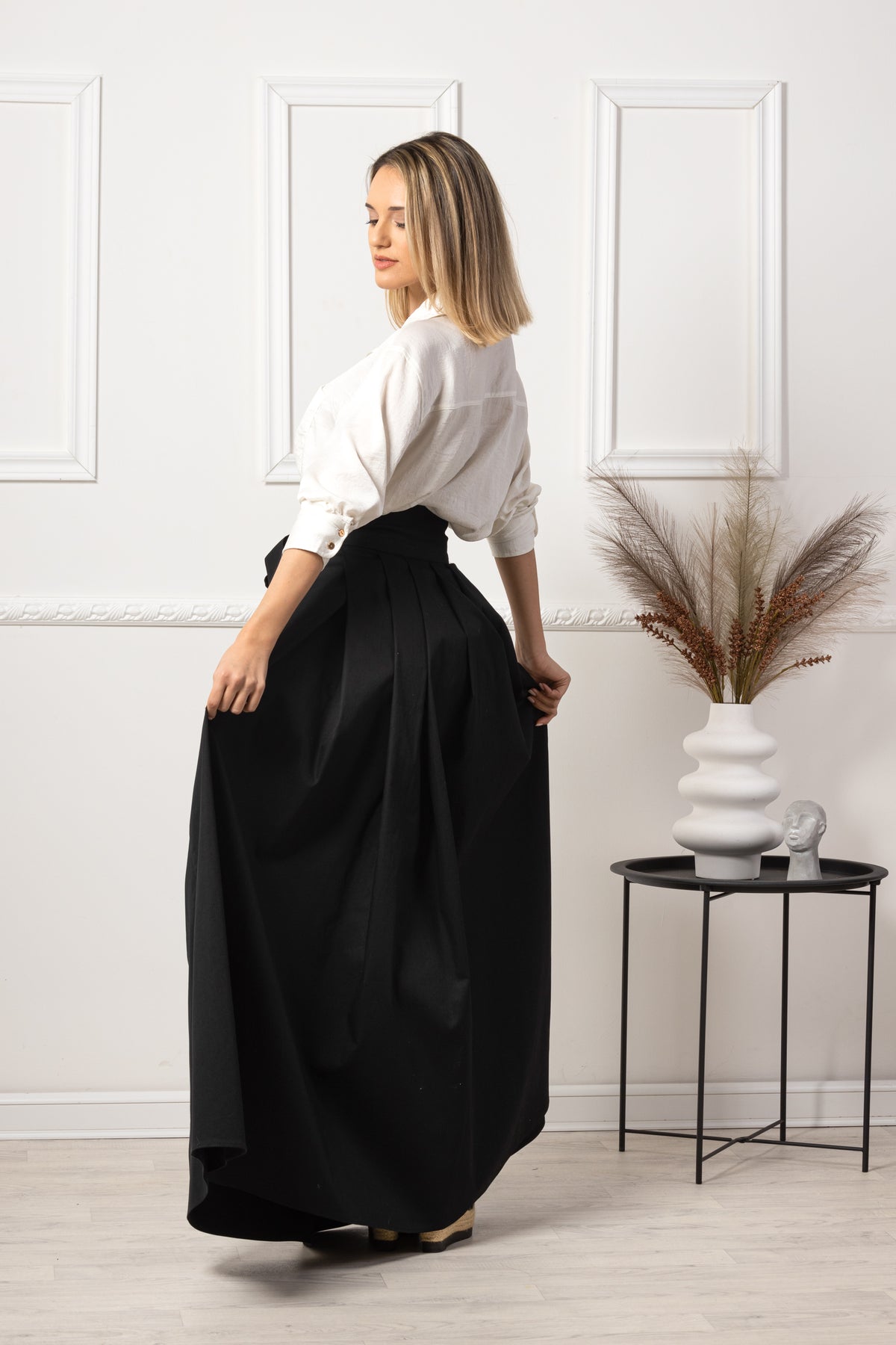 Eleganter schwarzer High-Waist Maxirock mit Falten