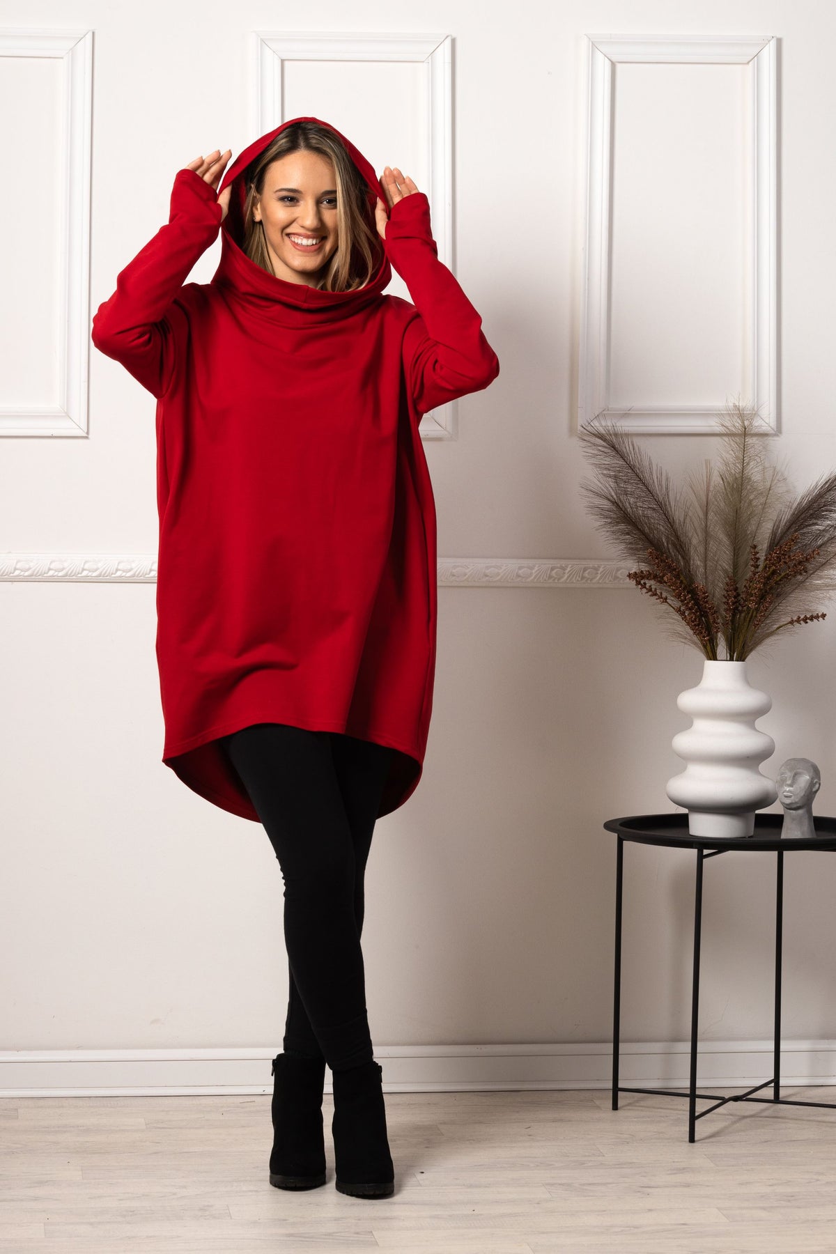 Relaxed-fit hoodie with thumb details